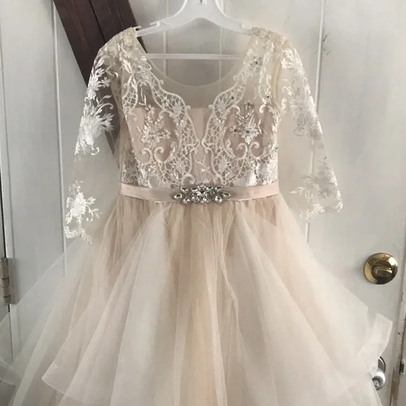 Size 8 formal pageant tule dress with 3/4 lace sheer sleeves Kids